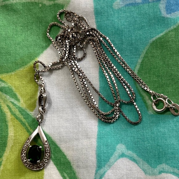 Chuck Clemency Emerald Sterling Silver 925 Pendant and Chain Necklace - Picture 6 of 7